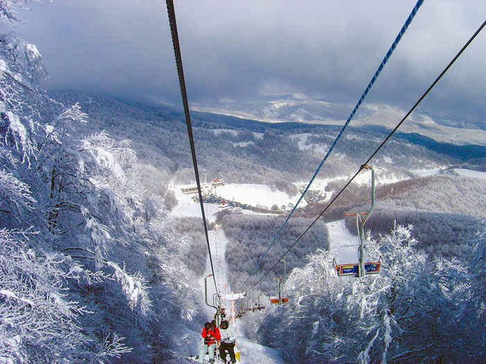 3-5 Pigadia ski center at Naoussa - Lift